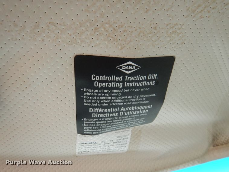 image for item DY9532 2002 Chevrolet C7500  digger derrick truck