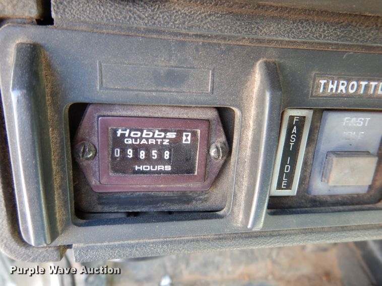 image for item DY9532 2002 Chevrolet C7500  digger derrick truck