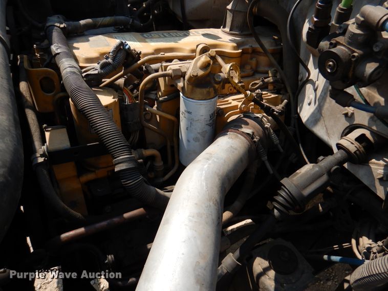 image for item DY9532 2002 Chevrolet C7500  digger derrick truck