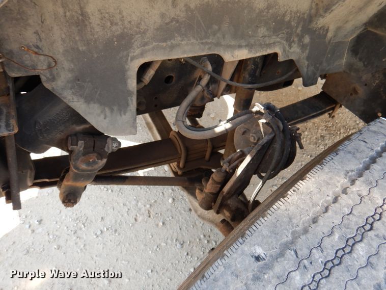 image for item DY9532 2002 Chevrolet C7500  digger derrick truck