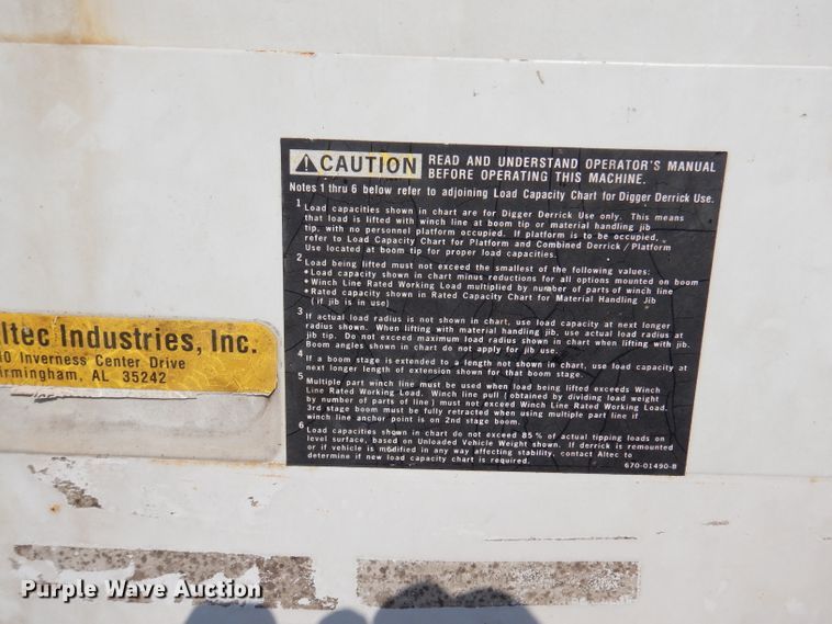 image for item DY9532 2002 Chevrolet C7500  digger derrick truck