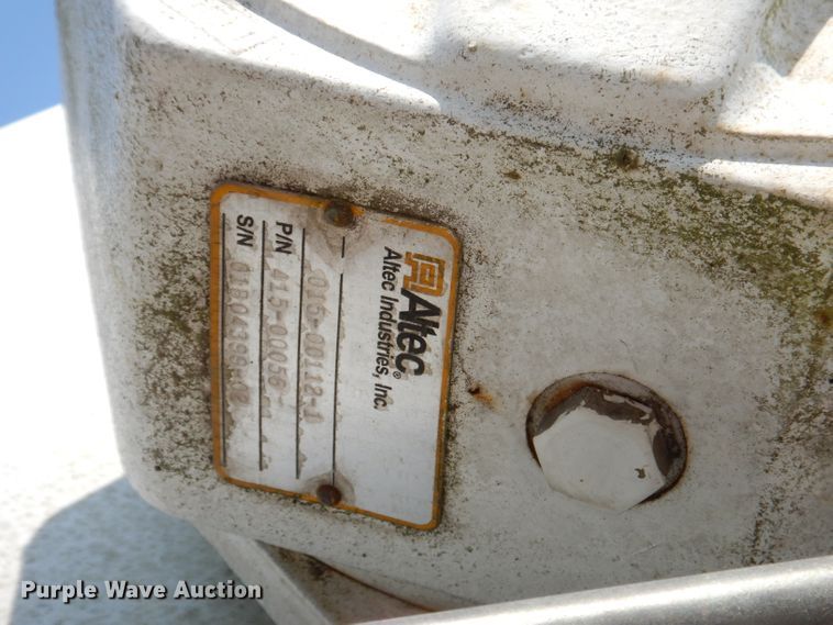 image for item DY9532 2002 Chevrolet C7500  digger derrick truck