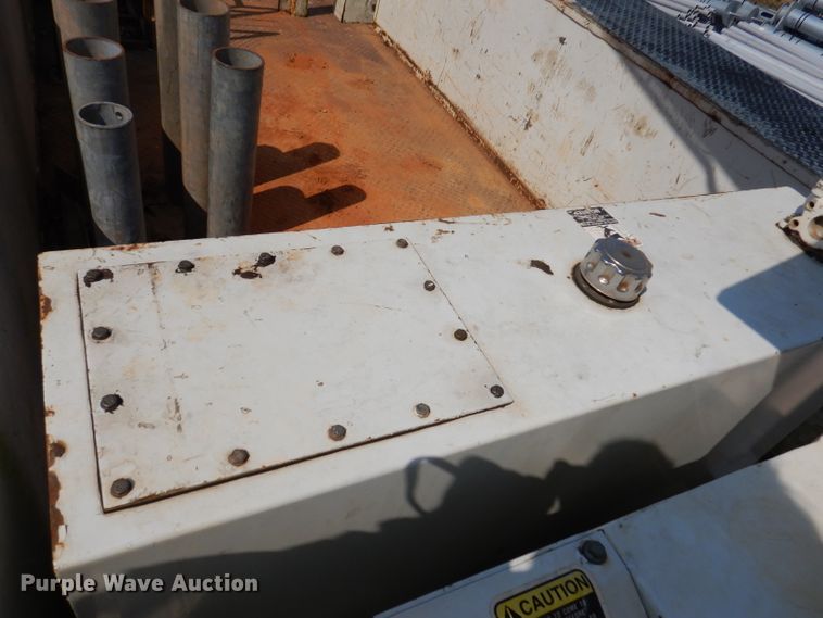 image for item DY9532 2002 Chevrolet C7500  digger derrick truck