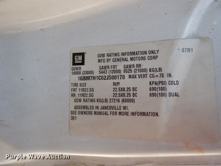 image for item DY9532 2002 Chevrolet C7500  digger derrick truck