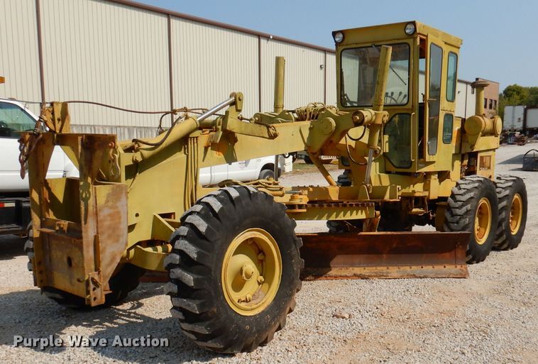 image for item DY9533 1976 Champion 720  motor grader
