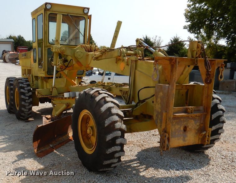 image for item DY9533 1976 Champion 720  motor grader