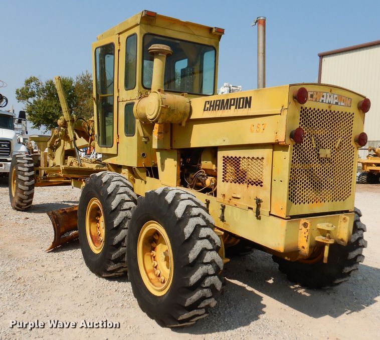 image for item DY9533 1976 Champion 720  motor grader