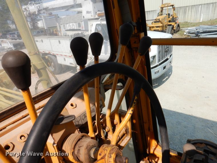 image for item DY9533 1976 Champion 720  motor grader