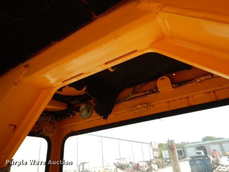 image for item DY9533 1976 Champion 720  motor grader