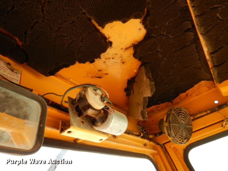 image for item DY9533 1976 Champion 720  motor grader