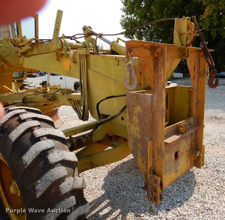 image for item DY9533 1976 Champion 720  motor grader
