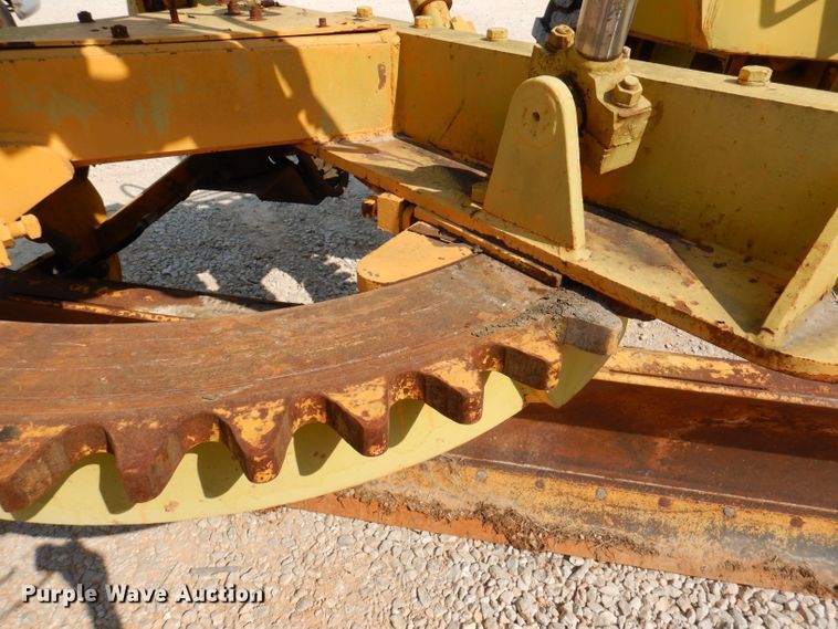 image for item DY9533 1976 Champion 720  motor grader