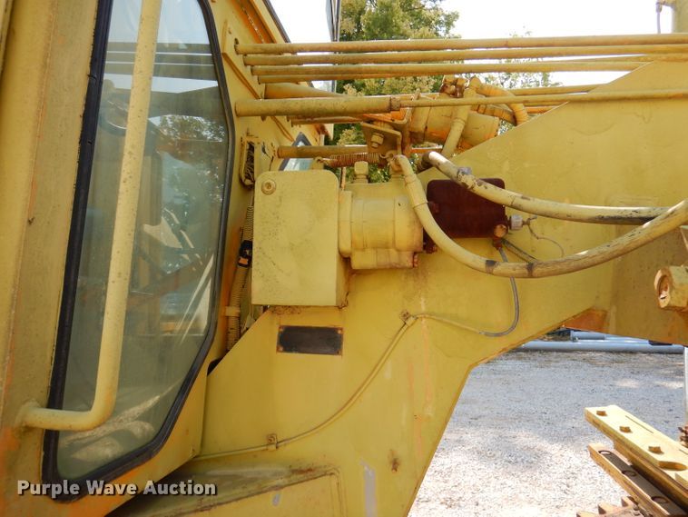 image for item DY9533 1976 Champion 720  motor grader