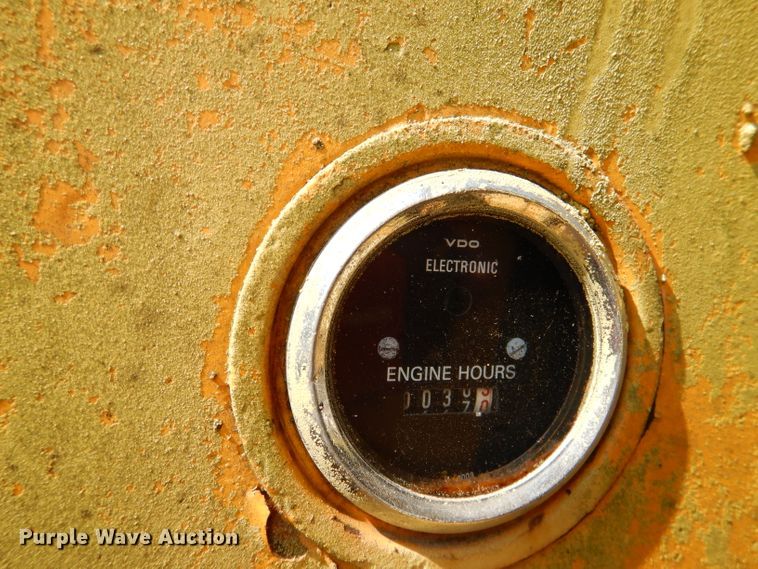 image for item DY9533 1976 Champion 720  motor grader