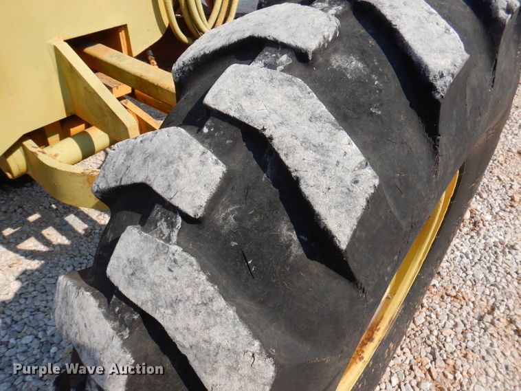 image for item DY9533 1976 Champion 720  motor grader