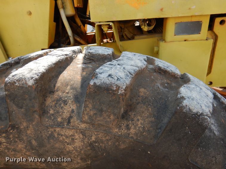 image for item DY9533 1976 Champion 720  motor grader