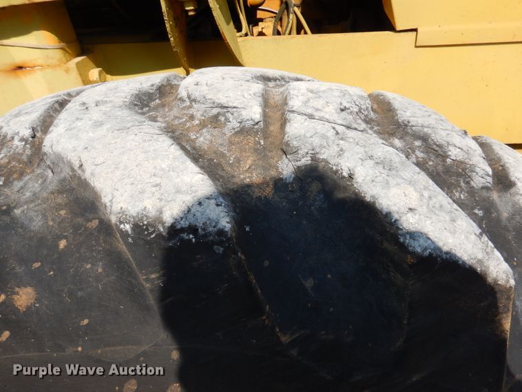 image for item DY9533 1976 Champion 720  motor grader