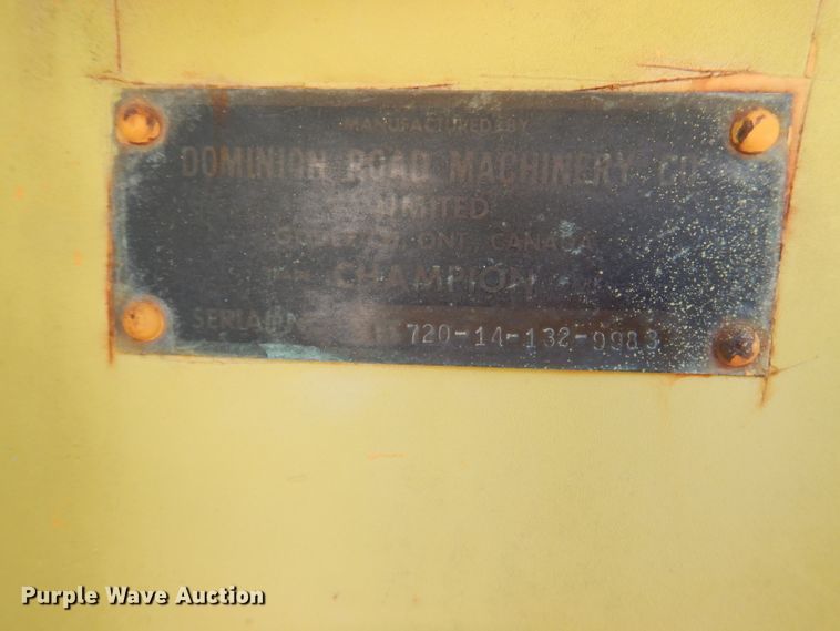 image for item DY9533 1976 Champion 720  motor grader