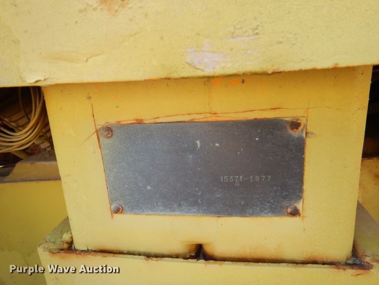 image for item DY9533 1976 Champion 720  motor grader