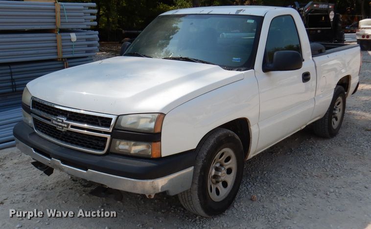 image for item DY9535 2007 Chevrolet Silverado 1500  pickup truck