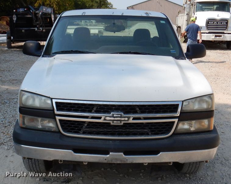 image for item DY9535 2007 Chevrolet Silverado 1500  pickup truck