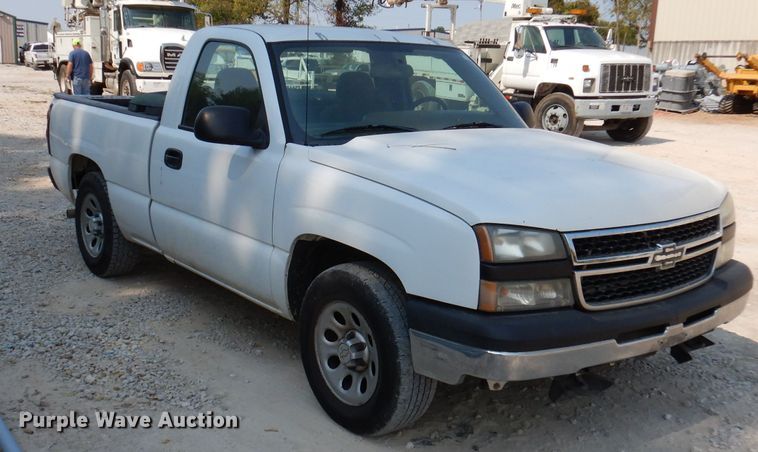 image for item DY9535 2007 Chevrolet Silverado 1500  pickup truck