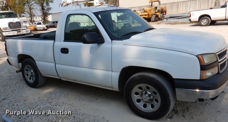 image for item DY9535 2007 Chevrolet Silverado 1500  pickup truck