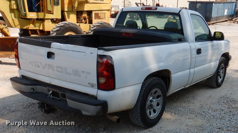 image for item DY9535 2007 Chevrolet Silverado 1500  pickup truck