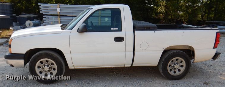 image for item DY9535 2007 Chevrolet Silverado 1500  pickup truck