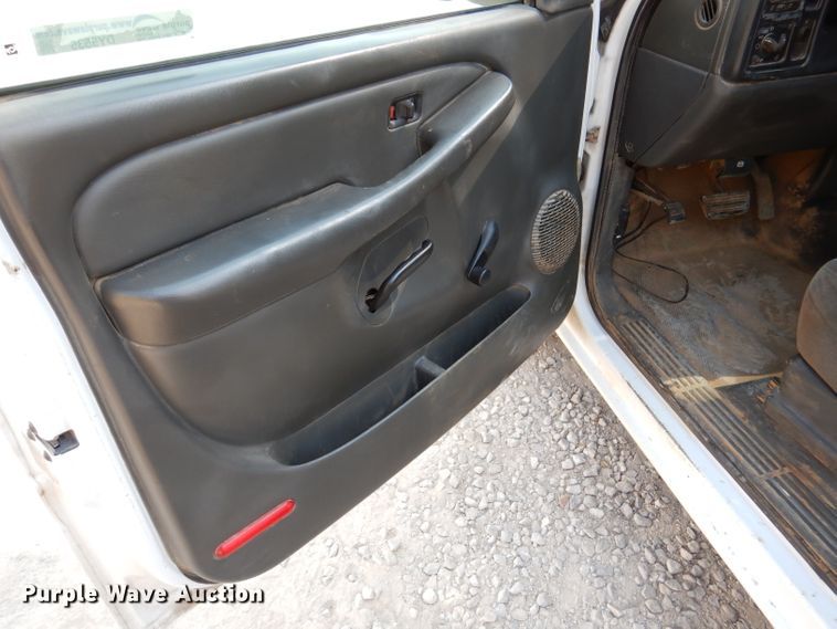 image for item DY9535 2007 Chevrolet Silverado 1500  pickup truck