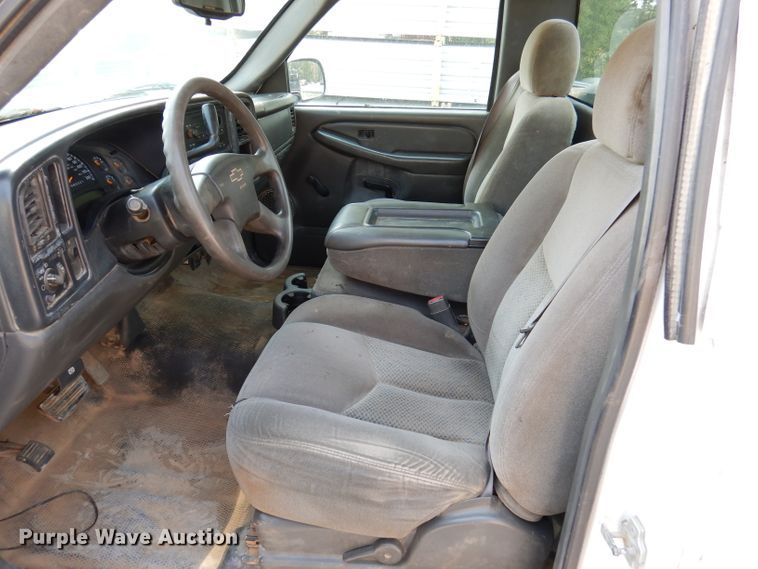 image for item DY9535 2007 Chevrolet Silverado 1500  pickup truck