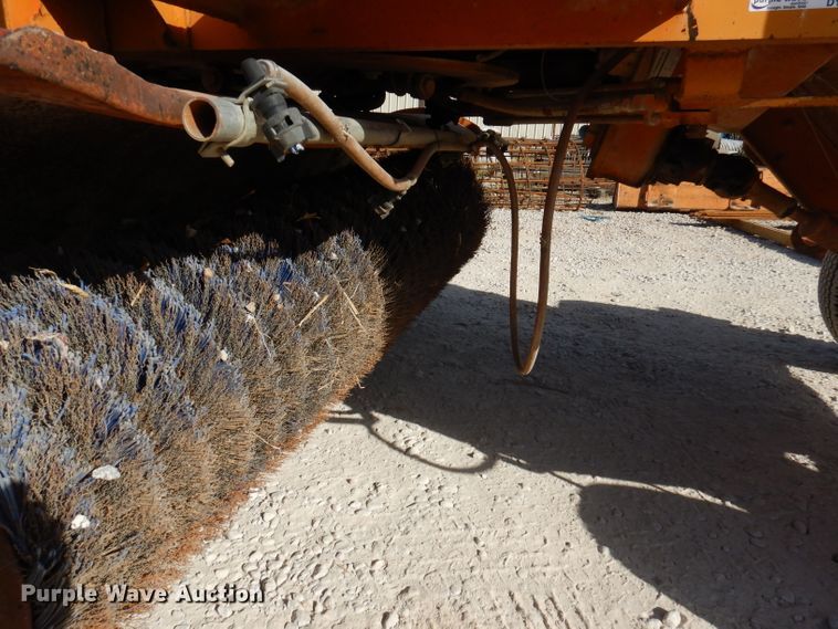 image for item DY9539 Broce T15  broom