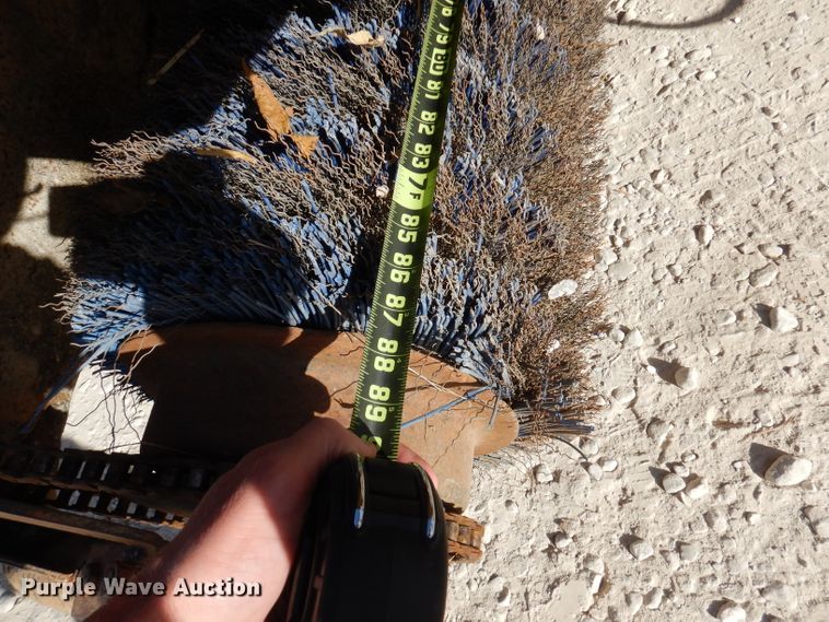 image for item DY9539 Broce T15  broom