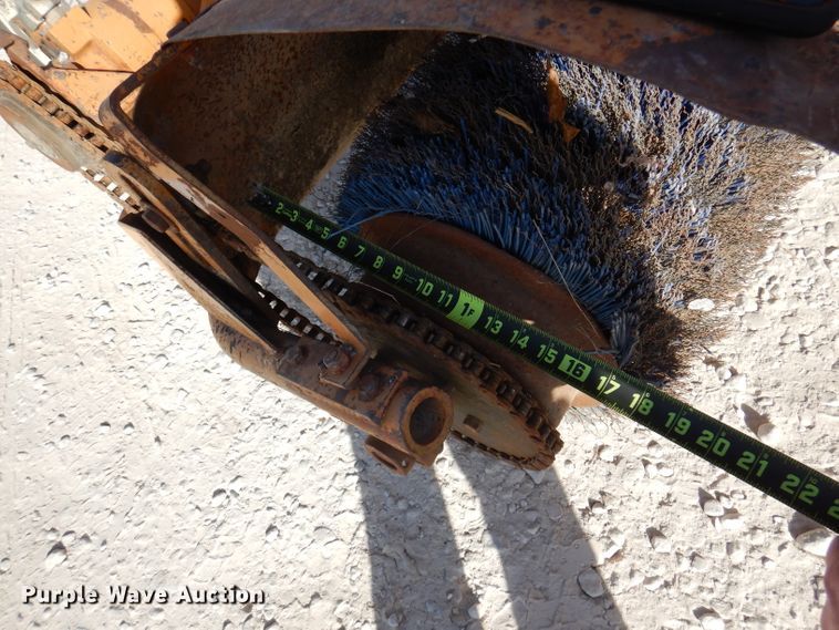 image for item DY9539 Broce T15  broom