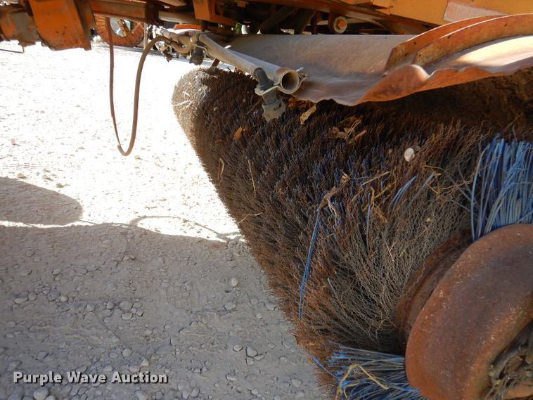 image for item DY9539 Broce T15  broom