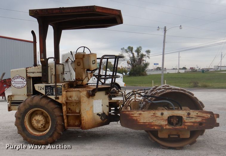 image for item DY9545 1988 Ingersoll Rand SPF48  vibratory single drum roller