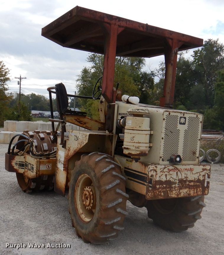 image for item DY9545 1988 Ingersoll Rand SPF48  vibratory single drum roller