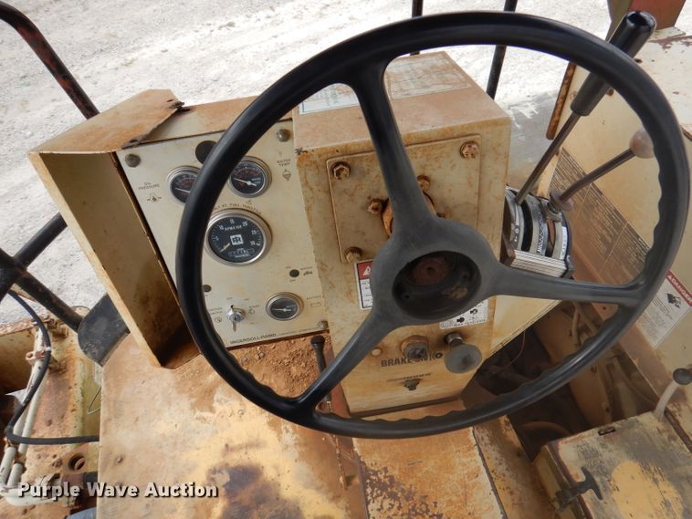 image for item DY9545 1988 Ingersoll Rand SPF48  vibratory single drum roller