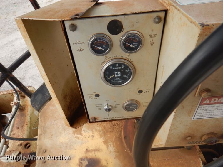 image for item DY9545 1988 Ingersoll Rand SPF48  vibratory single drum roller