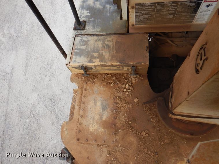 image for item DY9545 1988 Ingersoll Rand SPF48  vibratory single drum roller