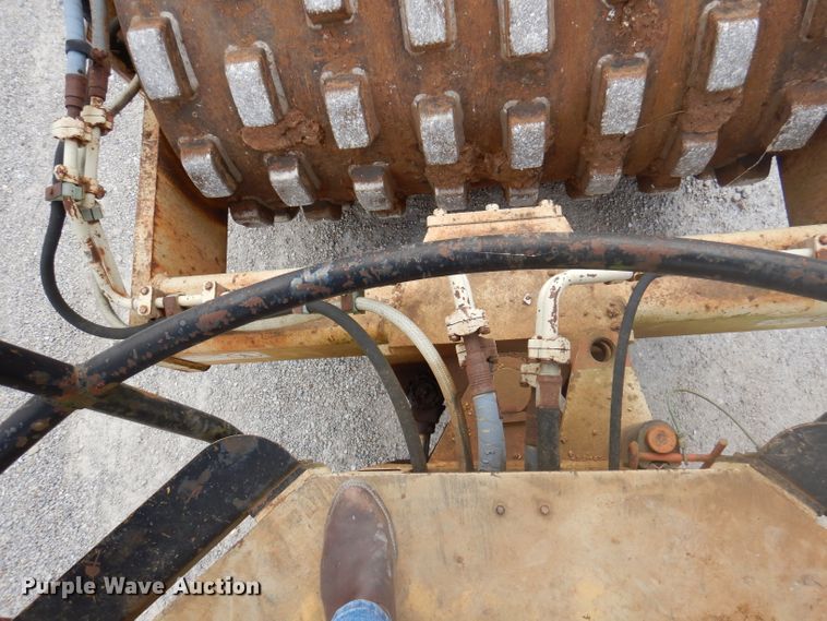 image for item DY9545 1988 Ingersoll Rand SPF48  vibratory single drum roller