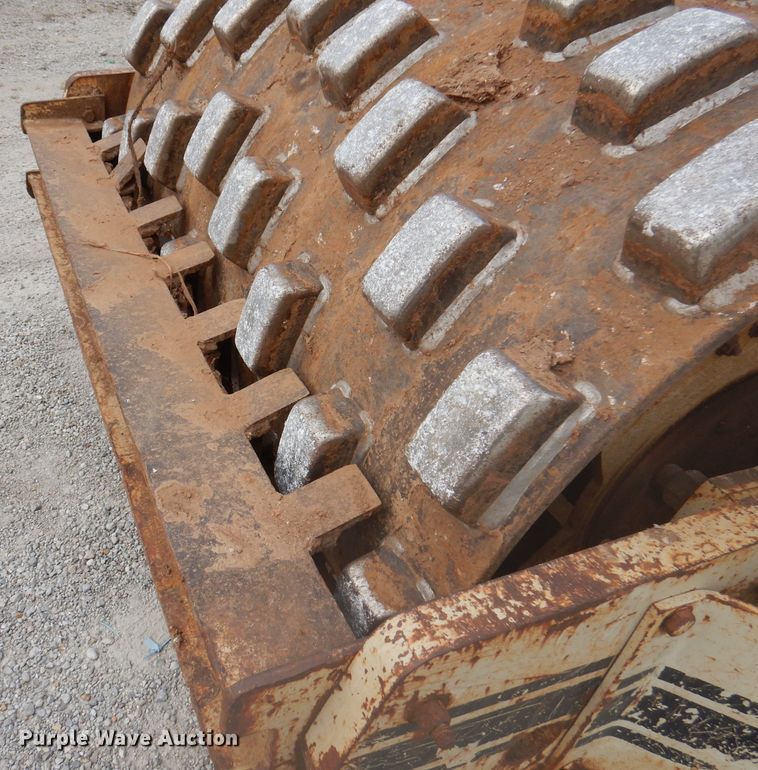 image for item DY9545 1988 Ingersoll Rand SPF48  vibratory single drum roller