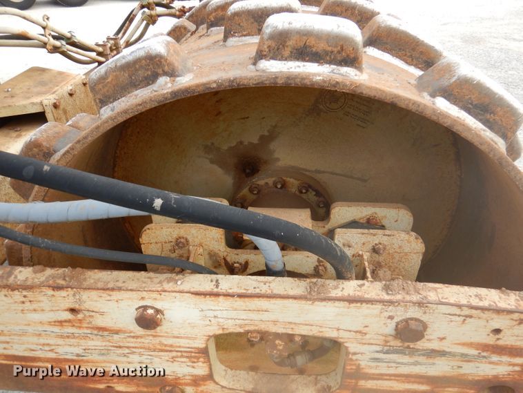 image for item DY9545 1988 Ingersoll Rand SPF48  vibratory single drum roller