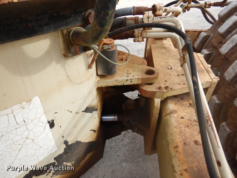 image for item DY9545 1988 Ingersoll Rand SPF48  vibratory single drum roller