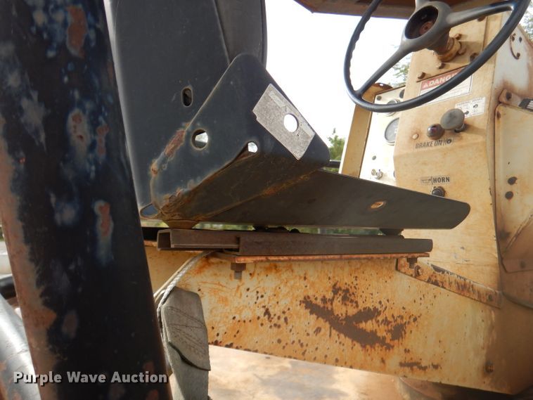 image for item DY9545 1988 Ingersoll Rand SPF48  vibratory single drum roller