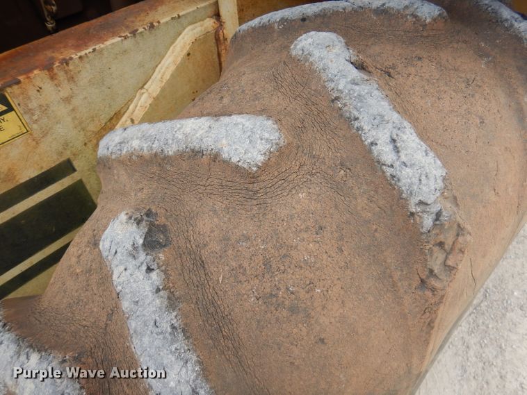 image for item DY9545 1988 Ingersoll Rand SPF48  vibratory single drum roller