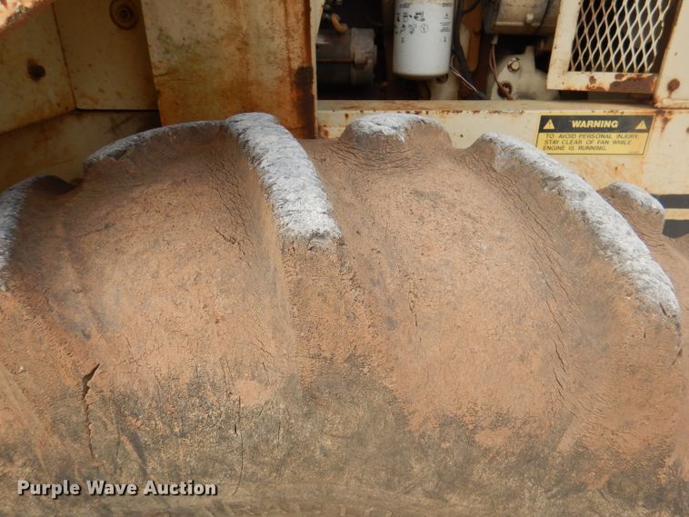 image for item DY9545 1988 Ingersoll Rand SPF48  vibratory single drum roller