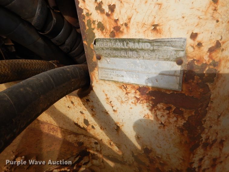 image for item DY9545 1988 Ingersoll Rand SPF48  vibratory single drum roller