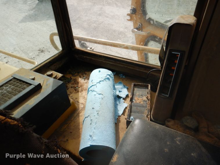 image for item DY9546 1991 Caterpillar 963  track loader