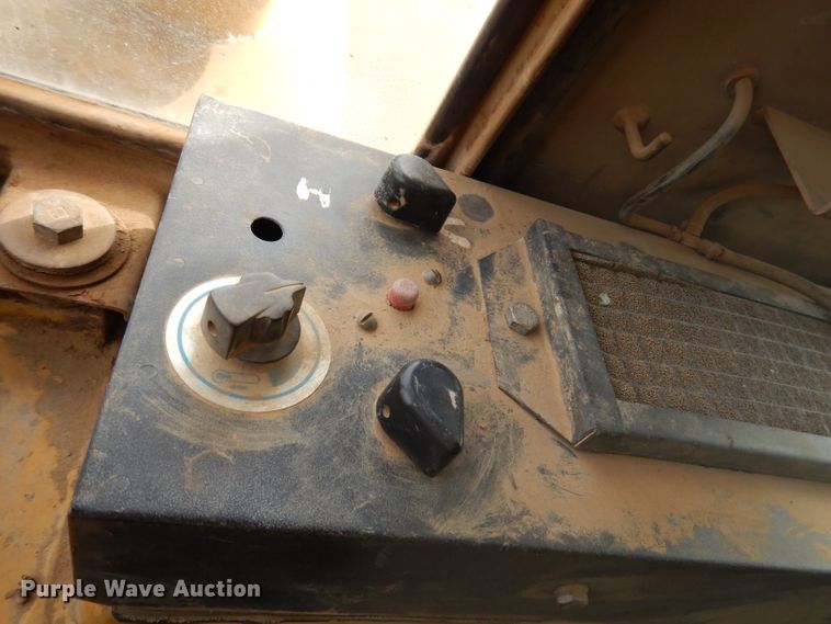 image for item DY9546 1991 Caterpillar 963  track loader